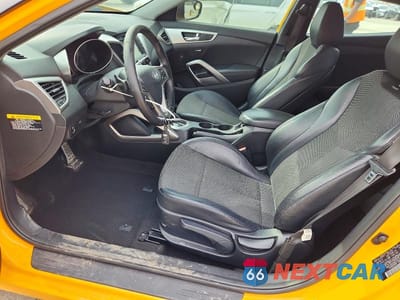 Zdjęcie 7 z 12 samochodu: 2013 HYUNDAI VELOSTER BASE VIN:KMHTC6AD4DU161213 - miniatura