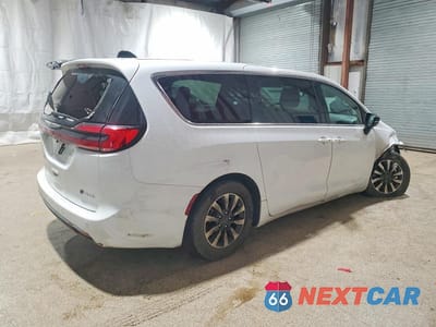 Trzecie zdjęcie samochodu z tyłu: 2024 CHRYSLER PACIFICA HYBRID SELECT VIN:2C4RC1S74RR170959 - miniatura