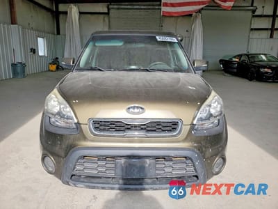 Piąte zdjęcie samochodu w środku: 2012 KIA SOUL + VIN:KNDJT2A6XC7417891 - miniatura