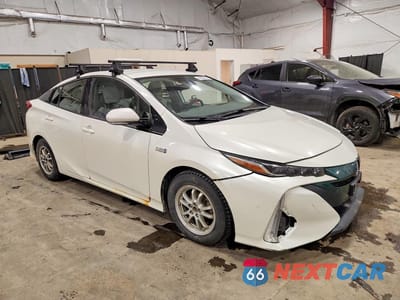Czwarte zdjęcie samochodu z boku: 2018 TOYOTA PRIUS PRIME PREMIUM VIN:JTDKARFPXJ3088697 - miniatura