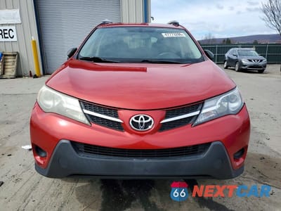 Piąte zdjęcie samochodu w środku: 2015 TOYOTA RAV4 LE VIN:JTMBFREV7FD158093 - miniatura