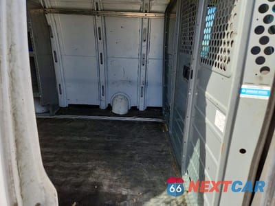 Zdjęcie 11 z 13 samochodu: 2018 CHEVROLET EXPRESS 2500 CARGO UTILITY / SERVICE VAN VIN:1GCWGAFP7J1237791 - miniatura