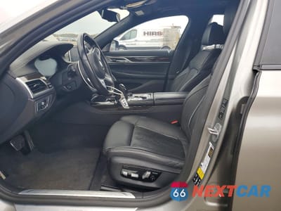 Zdjęcie 7 z 12 samochodu: 2022 BMW M760 XI VIN:WBA7U6C06NCH01245 - miniatura