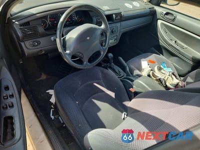 Zdjęcie 8 z 12 samochodu: 2004 CHRYSLER SEBRING VIN:1C3EL46X34N288991 - miniatura