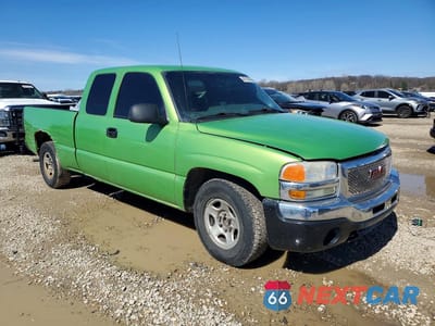 Czwarte zdjęcie samochodu z boku: 2004 GMC NEW SIERRA C1500 VIN:2GTEC19T041243379 - miniatura