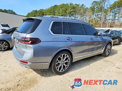 Trzecie zdjęcie samochodu z tyłu: 2025 BMW X7 XDRIVE40I VIN:5UX23EM06S9X07186 - miniatura