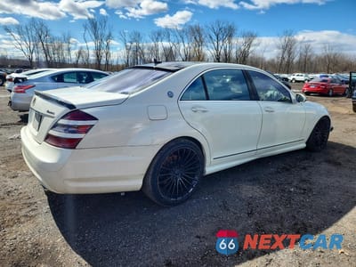 Trzecie zdjęcie samochodu z tyłu: 2008 MERCEDES-BENZ S 550 4MATIC VIN:WDDNG86X78A176270 - miniatura
