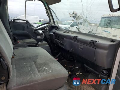 Zdjęcie 11 z 14 samochodu: 2003 ISUZU NPR-HD BOX TRUCK VIN:JALB4B14737005989 - miniatura