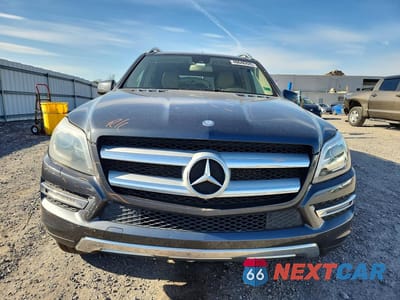 Piąte zdjęcie samochodu w środku: 2015 MERCEDES-BENZ GL 450 4MATIC VIN:4JGDF6EE7FA463548 - miniatura