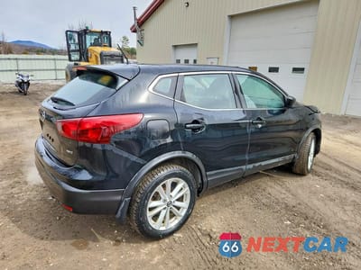 Trzecie zdjęcie samochodu z tyłu: 2019 NISSAN ROGUE SPORT S VIN:JN1BJ1CR7KW311952 - miniatura