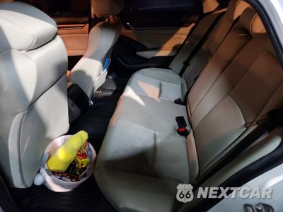 Zdjęcie 10 z 14 samochodu: 2019 HONDA ACCORD LX VIN:1HGCV1F12KA102998 - miniatura