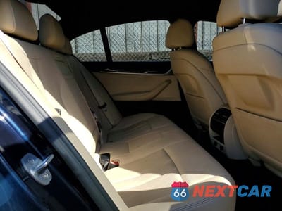 Zdjęcie 10 z 12 samochodu: 2019 BMW 530E VIN:WBAJA9C51KB399745 - miniatura