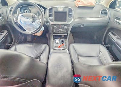 Zdjęcie 8 z 11 samochodu: 2018 CHRYSLER 300 TOURING VIN:2C3CCARG2JH235026 - miniatura