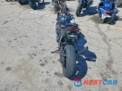 Zdjęcie 6 z 9 samochodu: 2026 KAWASAKI ZX400 S VIN:ML5ZXCS19TDA47788 - miniatura