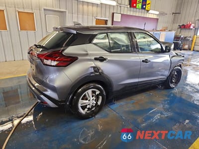Trzecie zdjęcie samochodu z tyłu: 2021 NISSAN KICKS S VIN:3N1CP5BV1ML494542 - miniatura