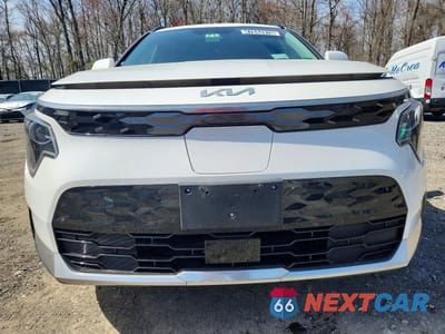 Piąte zdjęcie samochodu w środku: 2023 KIA NIRO EV WIND VIN:KNDCR3L16P5053338 - miniatura