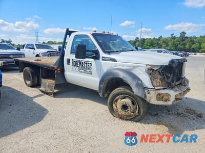 Czwarte zdjęcie samochodu z boku: 2013 FORD F450 SUPER DUTY VIN:1FDUF4GY8DEB21026 - miniatura