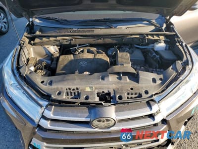 Zdjęcie 12 z 12 samochodu: 2019 TOYOTA HIGHLANDER LE VIN:5TDBZRFH4KS977478 - miniatura