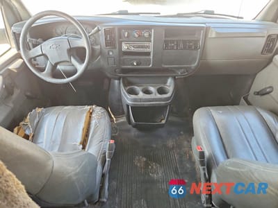 Zdjęcie 8 z 13 samochodu: 2004 CHEV EXPRESS G2500 VIN:1GCGG25V841128996 - miniatura