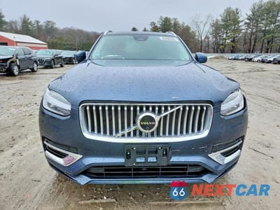 Piąte zdjęcie samochodu w środku: 2023 VOLVO XC90 PLUS VIN:YV4062PN9P1920674 - miniatura