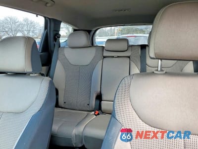 Zdjęcie 10 z 13 samochodu: 2019 HYUNDAI SANTA FE SEL PLUS 2.4L VIN:5NMS3CAD2KH019610 - miniatura