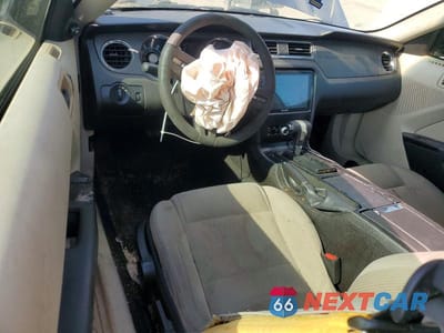 Zdjęcie 8 z 11 samochodu: 2010 FORD MUSTANG VIN:1ZVBP8AN3A5114914 - miniatura