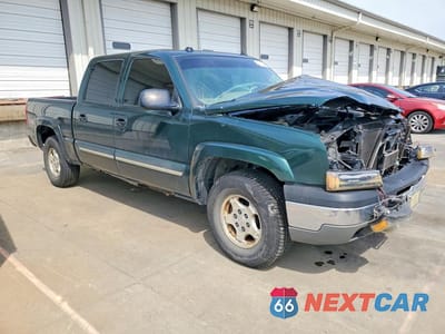 Czwarte zdjęcie samochodu z boku: 2004 CHEVROLET SILVERADO K1500 VIN:2GCEK13T741308773 - miniatura