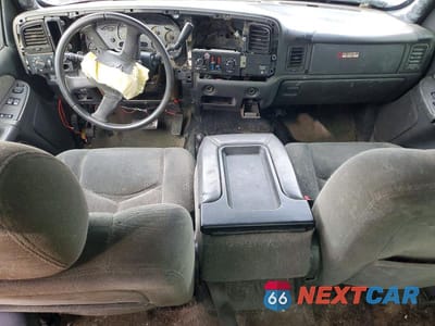 Zdjęcie 8 z 12 samochodu: 2003 CHEVROLET SILVERADO K2500 HEAVY DUTY VIN:1GCHK29G43E230026 - miniatura