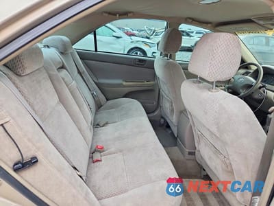 Zdjęcie 10 z 12 samochodu: 2004 TOYOTA CAMRY LE VIN:4T1BE32K54U790948 - miniatura