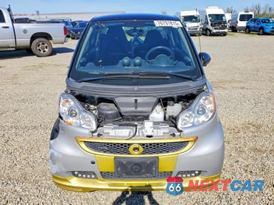 Piąte zdjęcie samochodu w środku: 2013 SMART FORTWO PURE VIN:WMEEJ3BA6DK633916 - miniatura