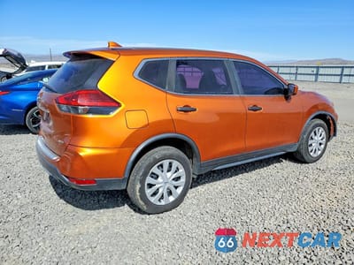 Trzecie zdjęcie samochodu z tyłu: 2017 NISSAN ROGUE S VIN:JN8AT2MV1HW002446 - miniatura