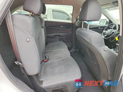 Zdjęcie 10 z 11 samochodu: 2019 KIA SORENTO LX V6 VIN:5XYPG4A51KG440320 - miniatura
