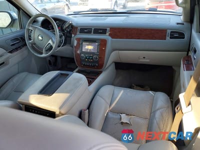 Zdjęcie 8 z 13 samochodu: 2012 CHEVROLET SUBURBAN K1500 LTZ VIN:1GNSKKE77CR174658 - miniatura