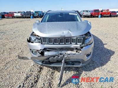 Piąte zdjęcie samochodu w środku: 2019 JEEP COMPASS LIMITED VIN:3C4NJCCB1KT819462 - miniatura