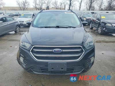 Piąte zdjęcie samochodu w środku: 2017 FORD ESCAPE TITANIUM VIN:1FMCU0JD3HUA80896 - miniatura