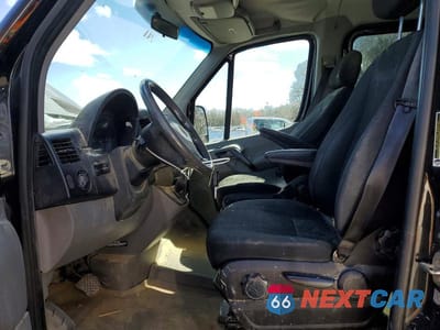 Zdjęcie 7 z 13 samochodu: 2017 MERCEDES BENZ SPRINTER 2500 VIN:WD4PE7CD7HP381426 - miniatura