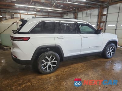 Trzecie zdjęcie samochodu z tyłu: 2025 JEEP GRAND CHEROKEE LIMITED VIN:1C4RJHBGXSC339735 - miniatura