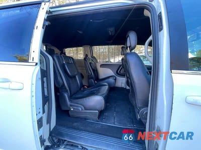 Zdjęcie 6 z 14 samochodu: 2018 DODGE GRAND CARAVAN SXT VIN:2C4RDGCG5JR266151 - miniatura