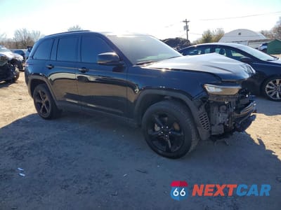 Czwarte zdjęcie samochodu z boku: 2024 JEEP GRAND CHEROKEE LIMITED VIN:1C4RJHBG5R8944971 - miniatura