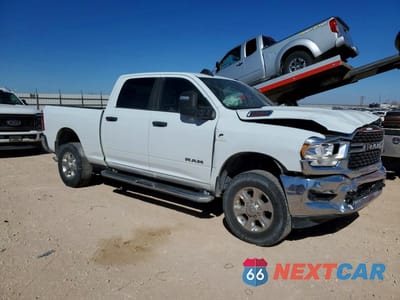 Czwarte zdjęcie samochodu z boku: 2024 RAM 2500 BIG HORN VIN:3C6UR5DL8RG156294 - miniatura