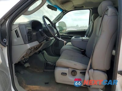 Zdjęcie 8 z 14 samochodu: 2005 FORD F250 SUPER DUTY VIN:1FTSX21PX5EB23245 - miniatura