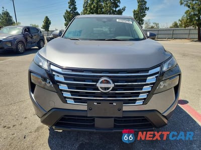Piąte zdjęcie samochodu w środku: 2024 NISSAN ROGUE SV VIN:JN8BT3BA9RW356923 - miniatura