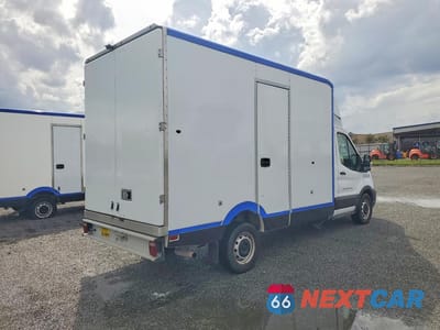 Trzecie zdjęcie samochodu z tyłu: 2020 FORD TRANSIT DELIVERY TRUCK VIN:1FDBW5Z84LKB07473 - miniatura