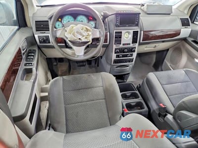 Zdjęcie 8 z 12 samochodu: 2010 CHRYSLER TOWN & COUNTRY TOURING VIN:2A4RR5DX7AR400480 - miniatura