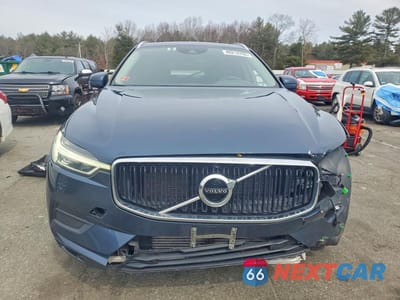Piąte zdjęcie samochodu w środku: 2018 VOLVO XC60 T5 MOMENTUM VIN:YV4102RK2J1003334 - miniatura