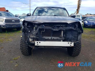 Piąte zdjęcie samochodu w środku: 2015 TOYOTA 4RUNNER SR5 VIN:JTEBU5JR3F5233465 - miniatura