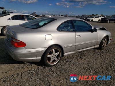 Trzecie zdjęcie samochodu z tyłu: 2000 MERCEDES-BENZ CLK 430 VIN:WDBLJ70G4YF129690 - miniatura