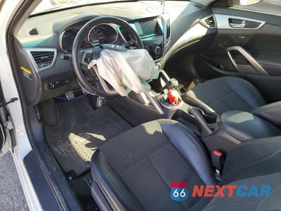 Zdjęcie 8 z 12 samochodu: 2013 HYUNDAI VELOSTER BASE VIN:KMHTC6AD8DU176393 - miniatura