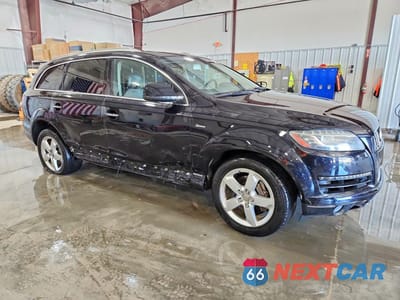 Czwarte zdjęcie samochodu z boku: 2015 AUDI Q7 PREMIUM PLUS VIN:WA1LGAFE7FD025393 - miniatura