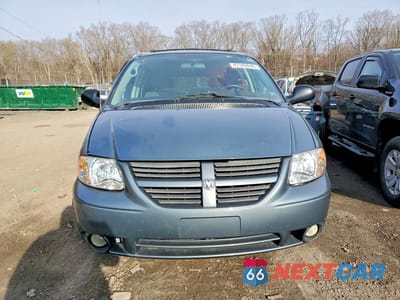 Piąte zdjęcie samochodu w środku: 2005 DODGE GRAND CARAVAN SXT VIN:2D4GP44L45R362287 - miniatura